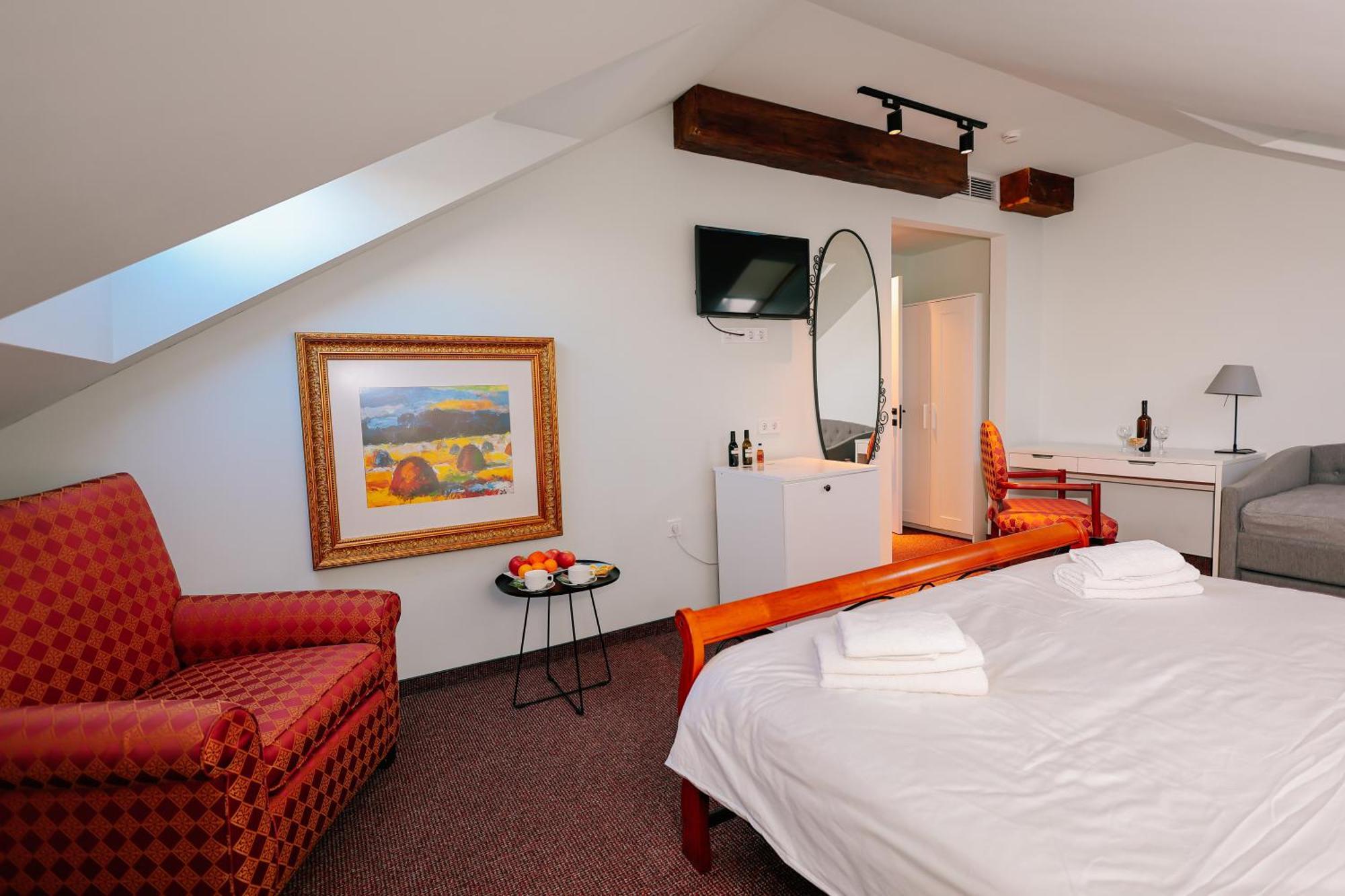 Magnolia Hotel